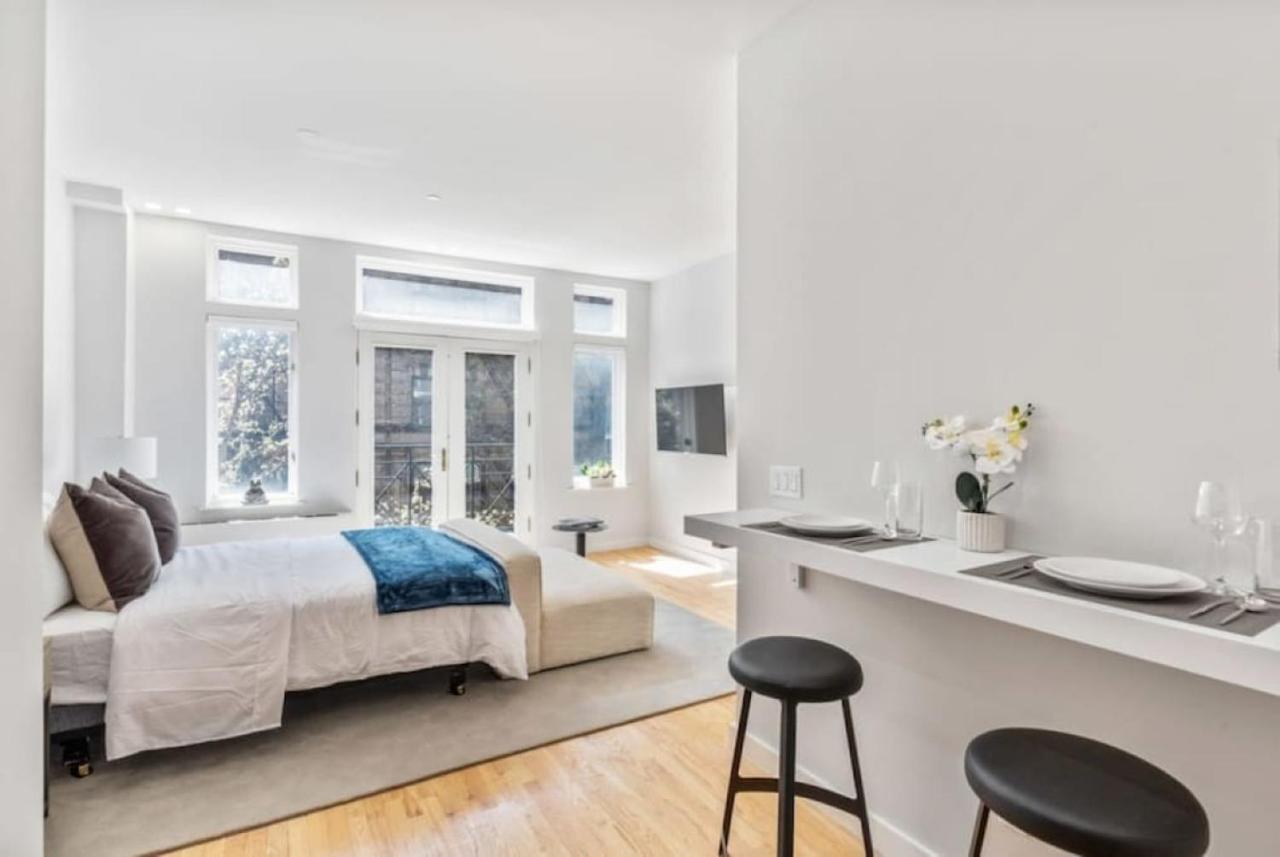 W Charming Juliet Balcony In Upper East * New York